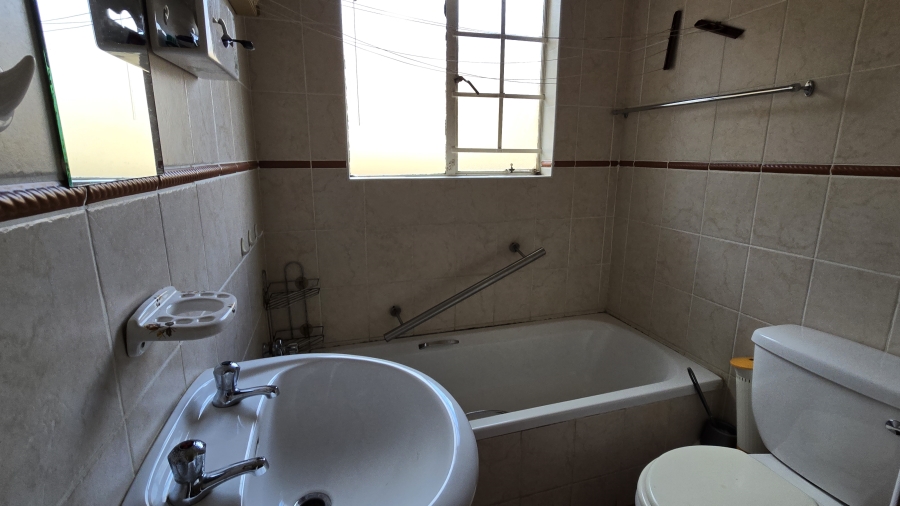 2 Bedroom Property for Sale in Safari Gardens North West